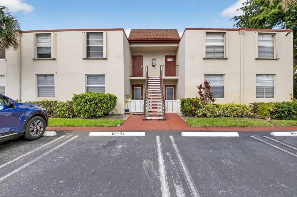 10 Willowbrook Lane #207 Delray Beach, FL 33446