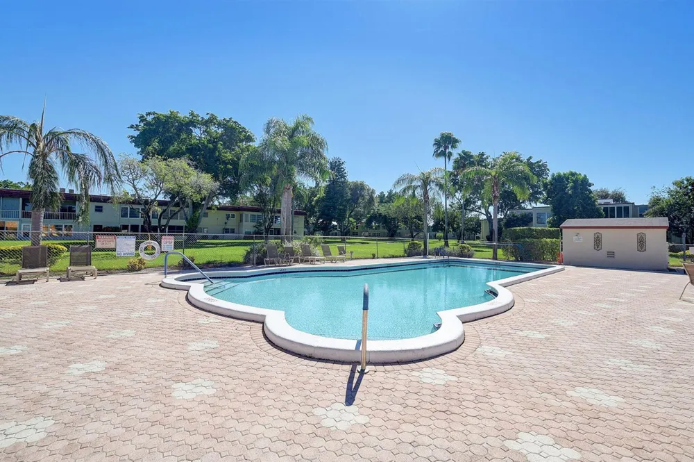 10 Willowbrook Lane #207 Delray Beach, FL 33446