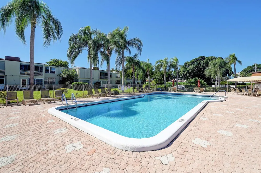 10 Willowbrook Lane #207 Delray Beach, FL 33446
