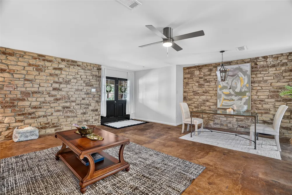 3902 Laramie Drive Granbury, TX 76049