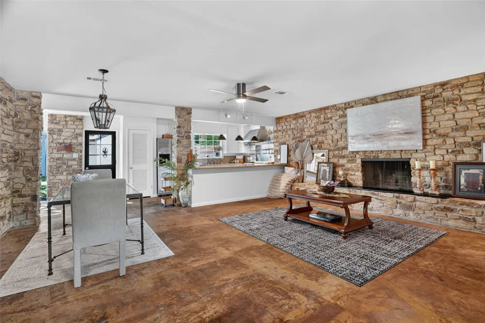 3902 Laramie Drive Granbury, TX 76049