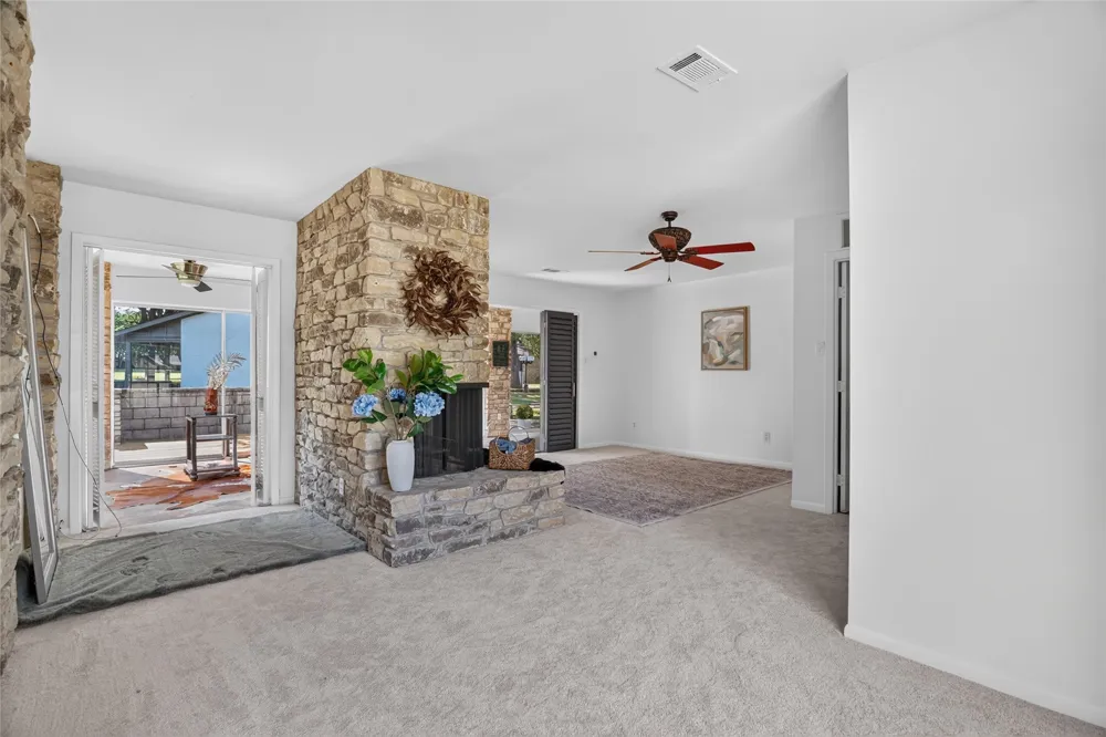 3902 Laramie Drive Granbury, TX 76049