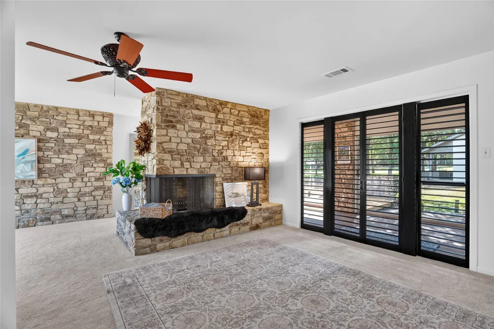3902 Laramie Drive Granbury, TX 76049