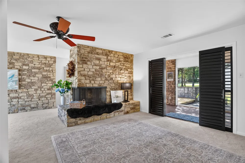 3902 Laramie Drive Granbury, TX 76049