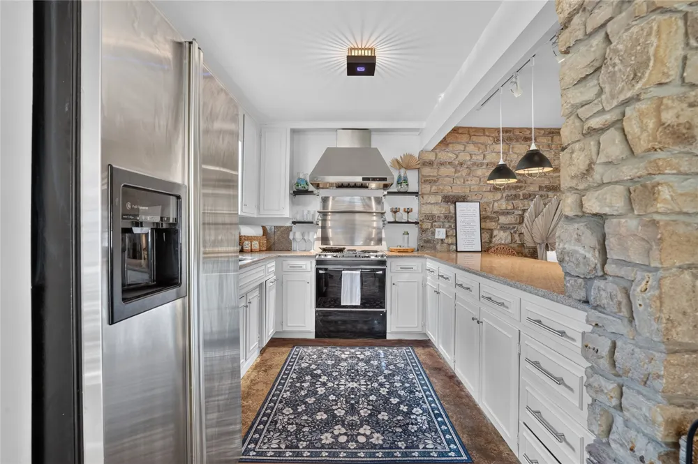 3902 Laramie Drive Granbury, TX 76049