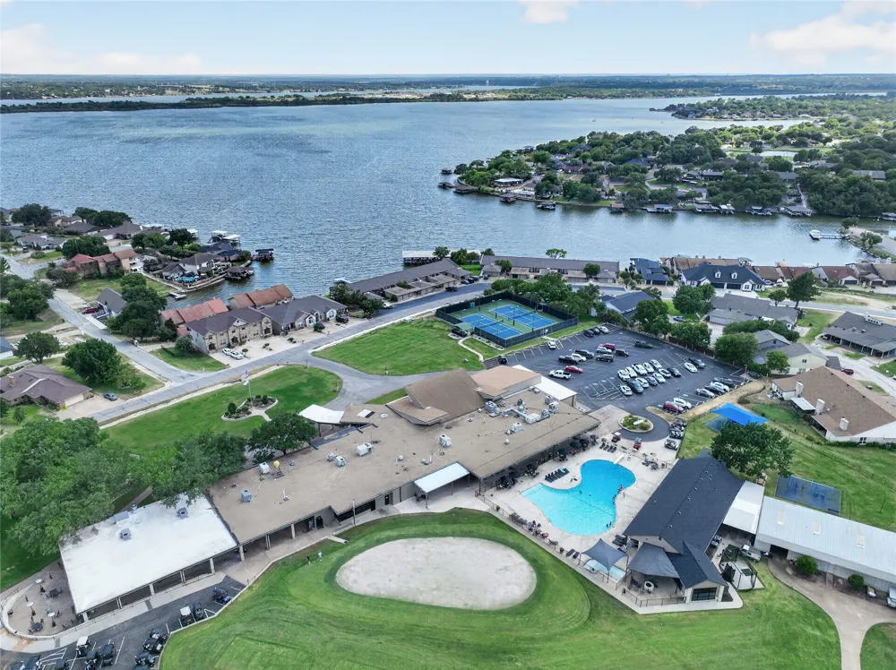3902 Laramie Drive Granbury, TX 76049