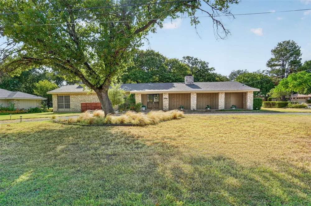 3902 Laramie Drive Granbury, TX 76049