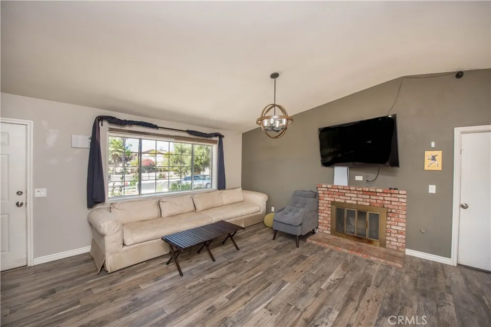 12340 Falcon Lane Moreno Valley, CA 92555