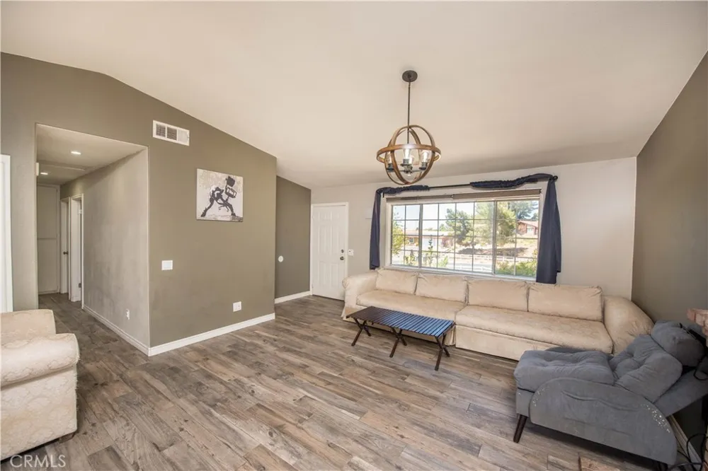 12340 Falcon Lane Moreno Valley, CA 92555