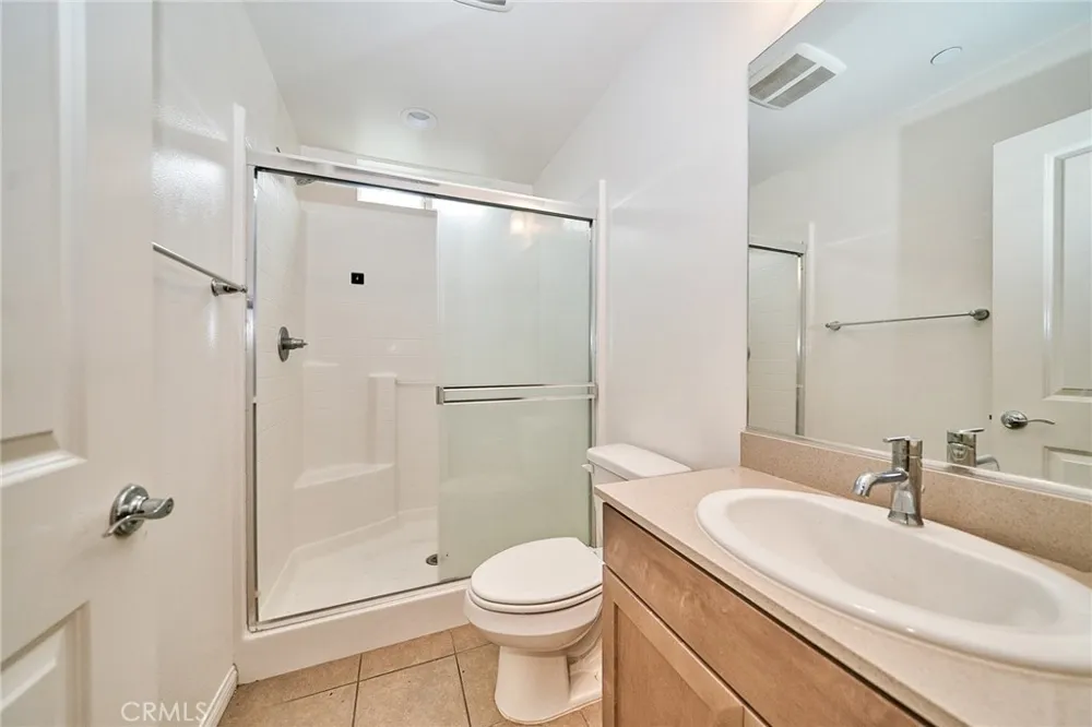 853 E Hollyvale Azusa, CA 91702