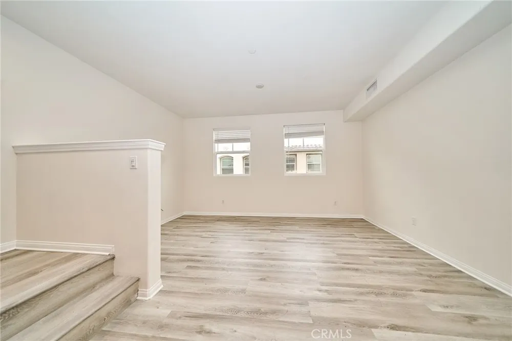 853 E Hollyvale Azusa, CA 91702