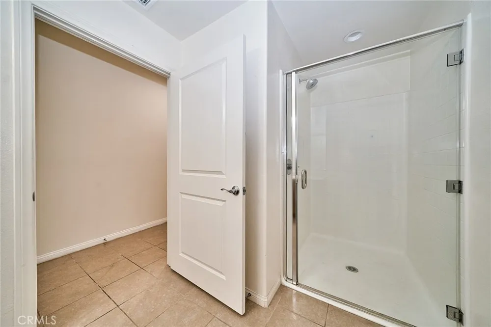 853 E Hollyvale Azusa, CA 91702