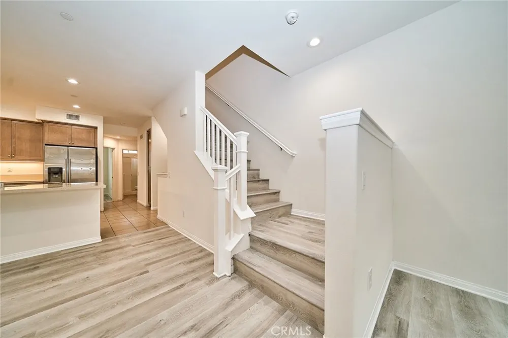 853 E Hollyvale Azusa, CA 91702