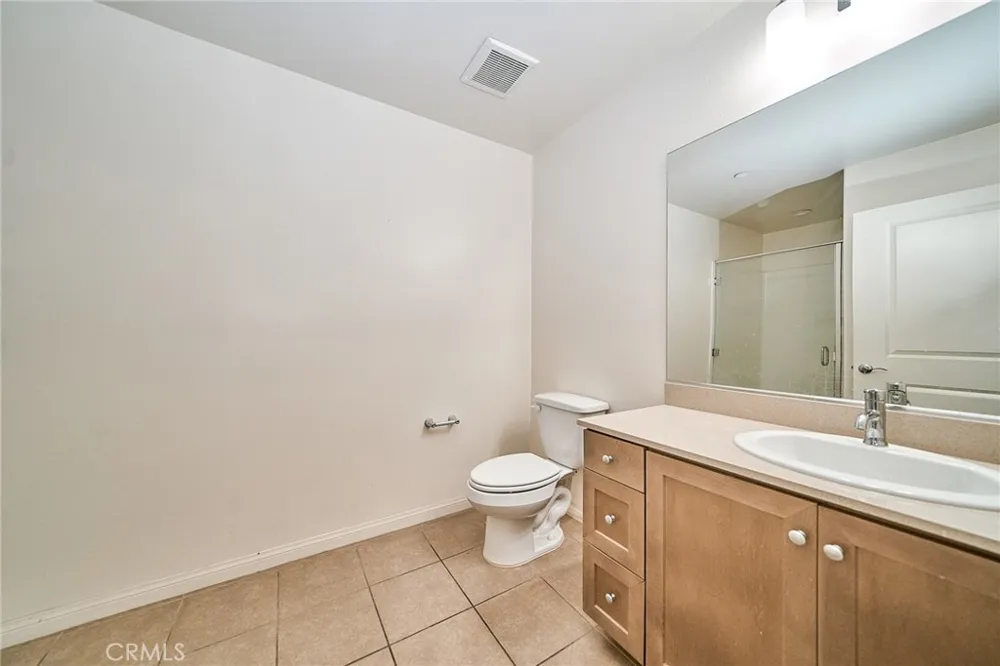 853 E Hollyvale Azusa, CA 91702