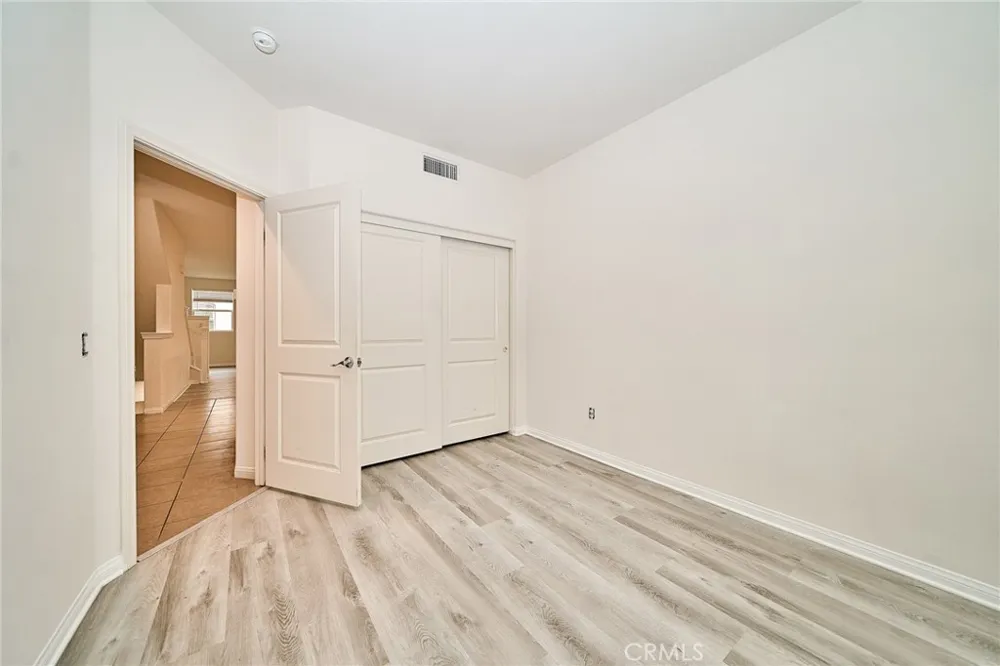 853 E Hollyvale Azusa, CA 91702