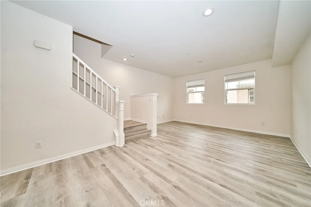 853 E Hollyvale Azusa, CA 91702