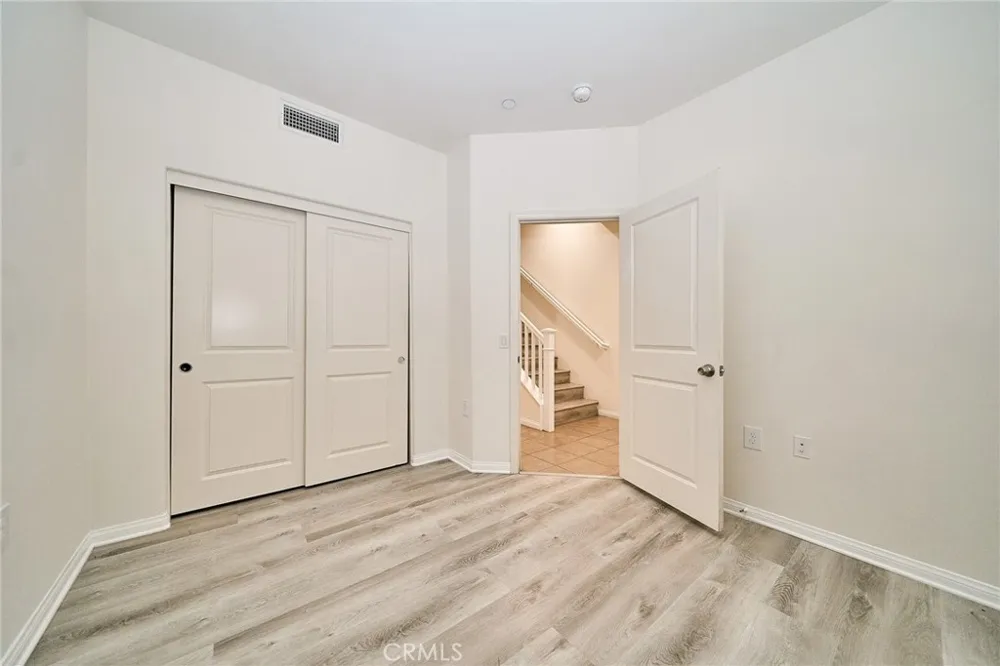 853 E Hollyvale Azusa, CA 91702