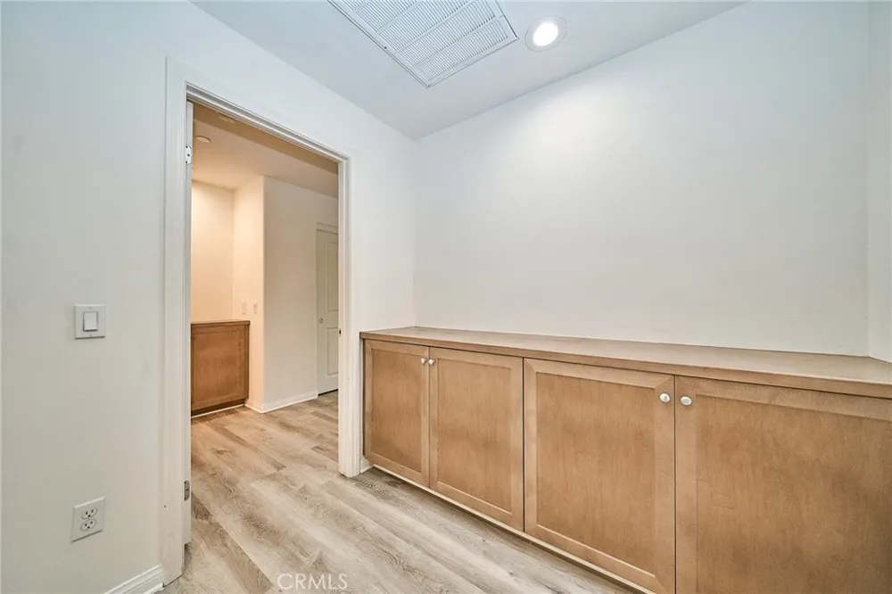 853 E Hollyvale Azusa, CA 91702