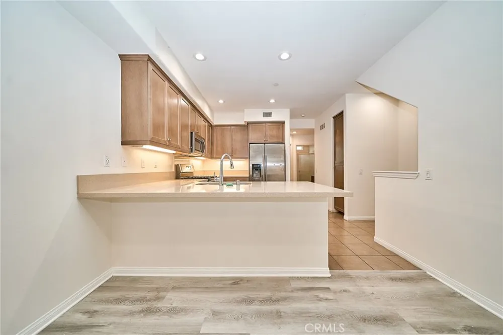 853 E Hollyvale Azusa, CA 91702