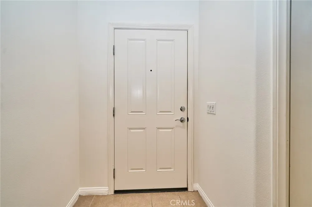 853 E Hollyvale Azusa, CA 91702