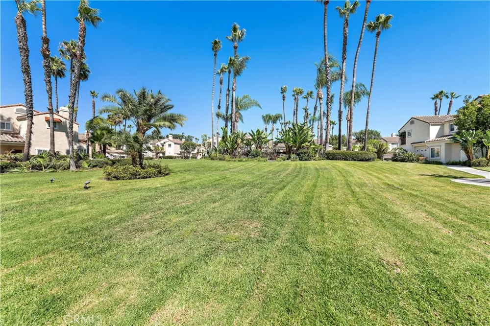 154 Chandon Laguna Niguel, CA 92677