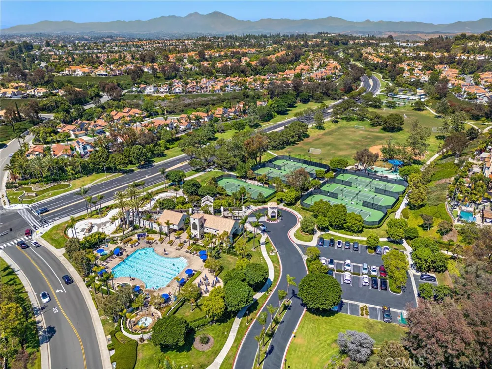 154 Chandon Laguna Niguel, CA 92677