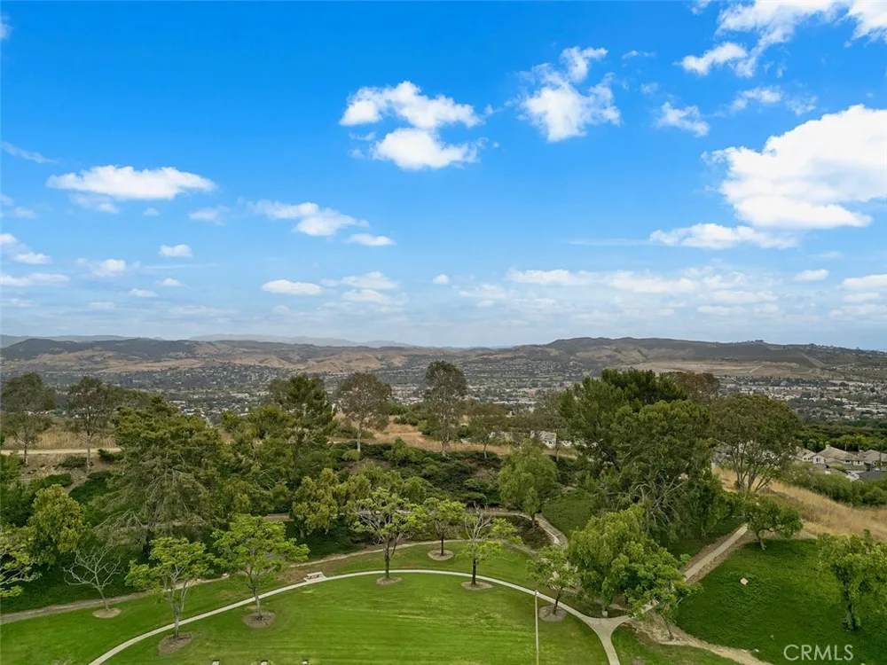 154 Chandon Laguna Niguel, CA 92677