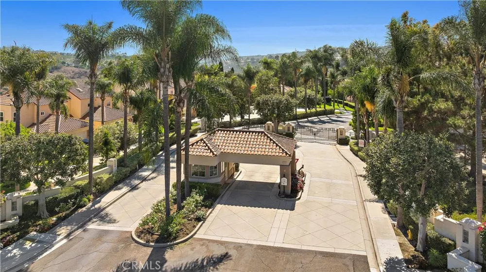 154 Chandon Laguna Niguel, CA 92677