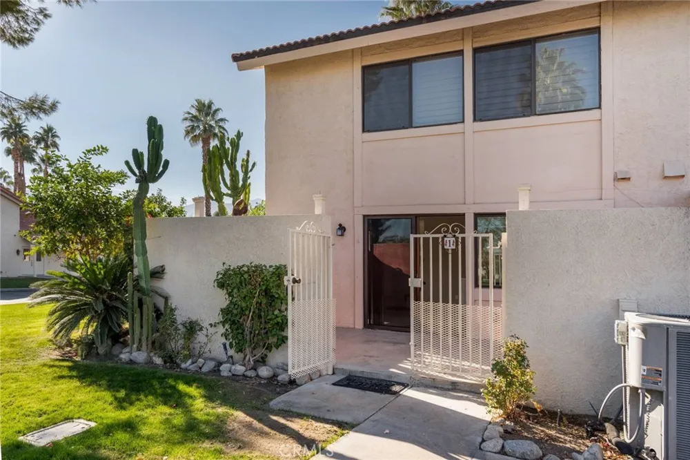 6134 Arroyo #1 Palm Springs, CA 92264