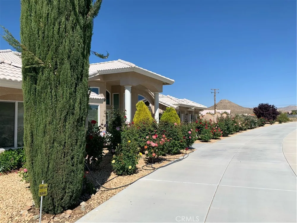 16544 Tawanka Apple Valley, CA 92307