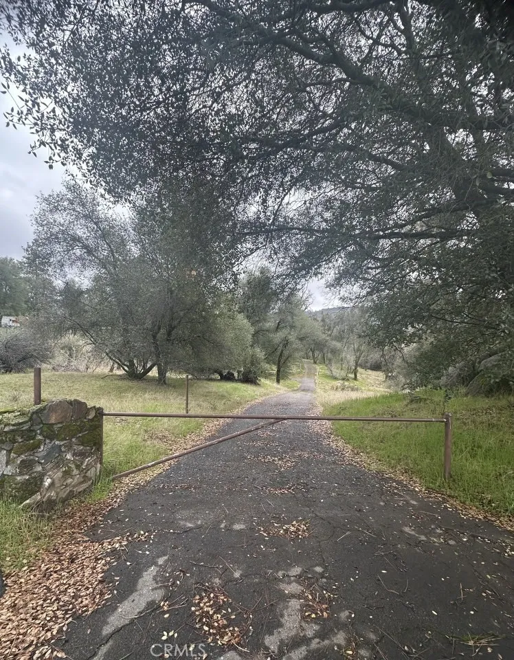 50330 Road 426 Oakhurst, CA 93644