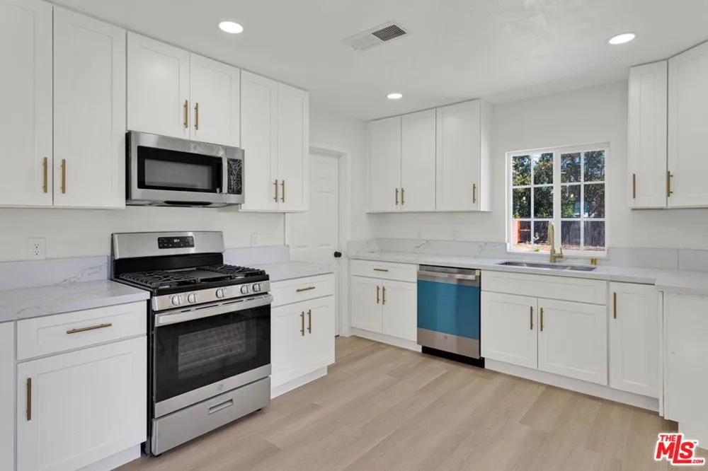 422 W 34th Street San Bernardino, CA 92405