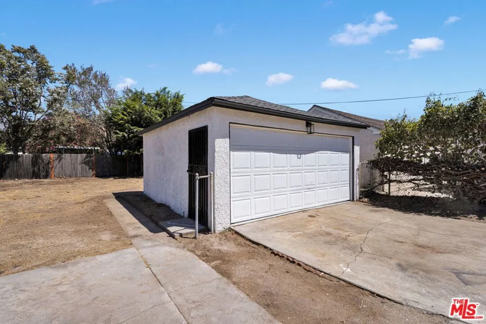 422 W 34th Street San Bernardino, CA 92405