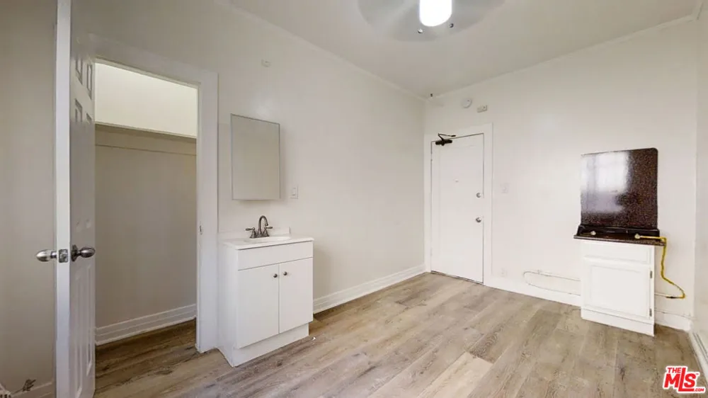 647 18th Street #311a Los Angeles, CA 90015