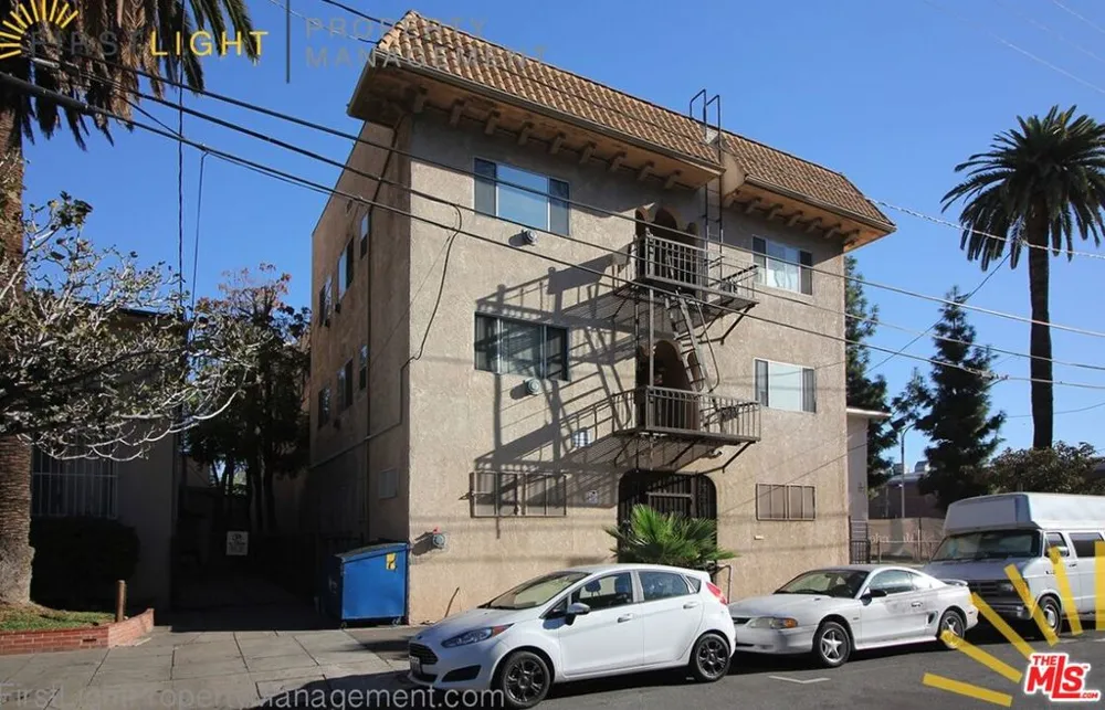 647 18th Street #311a Los Angeles, CA 90015