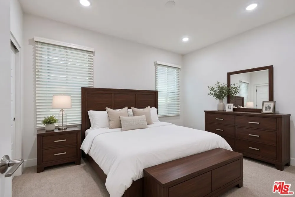 2780 Wright Lane Los Angeles, CA 90068