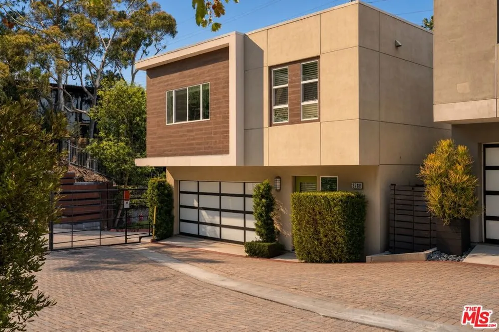 2780 Wright Lane Los Angeles, CA 90068