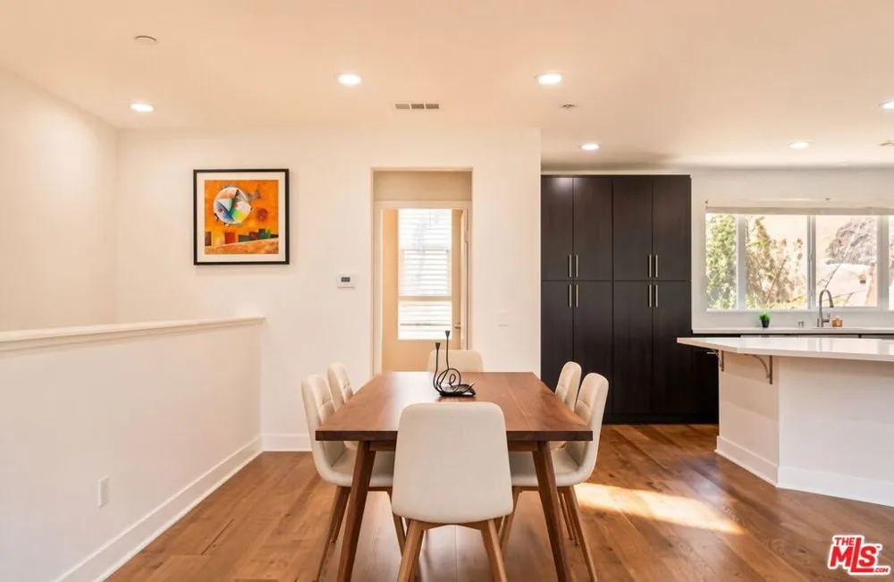 2780 Wright Lane Los Angeles, CA 90068