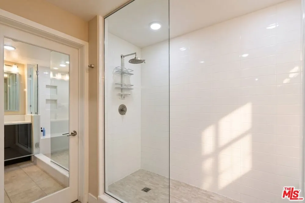 2780 Wright Lane Los Angeles, CA 90068