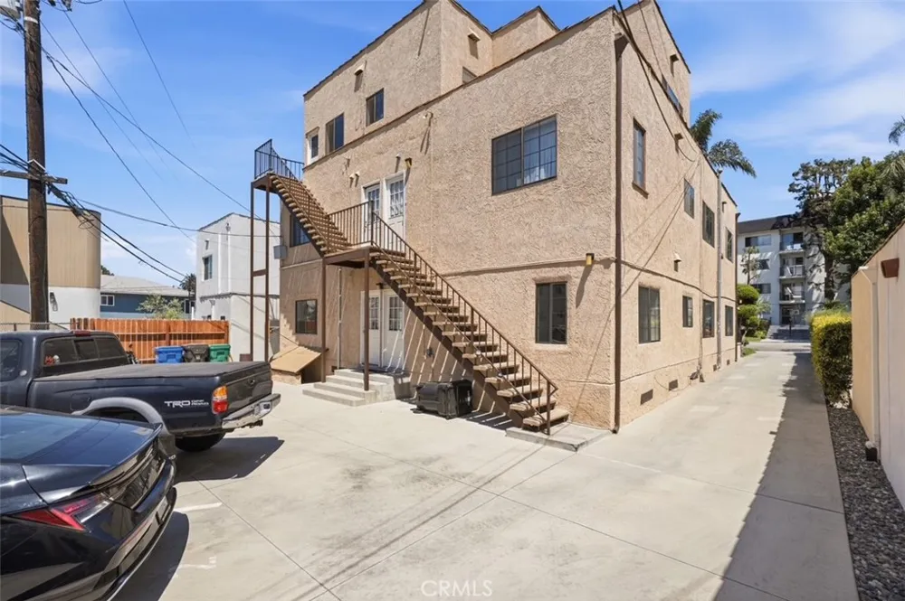 3632 E 1st Long Beach, CA 90803