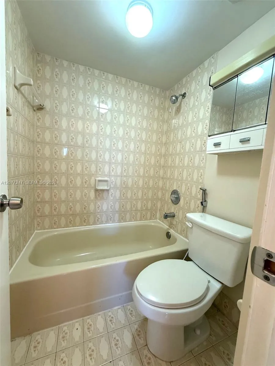 1121 SW 122nd Ave #107-2 Miami, FL 33184