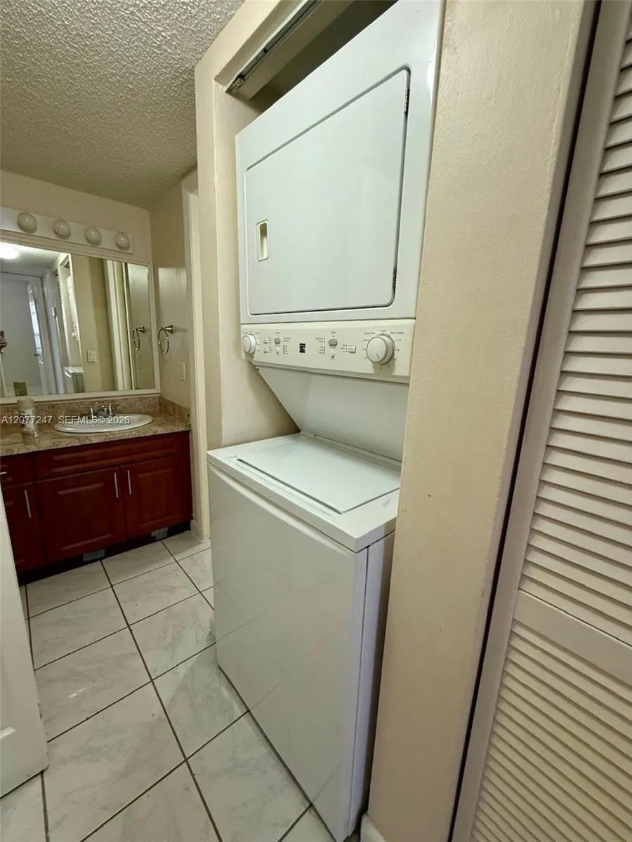 1121 SW 122nd Ave #107-2 Miami, FL 33184