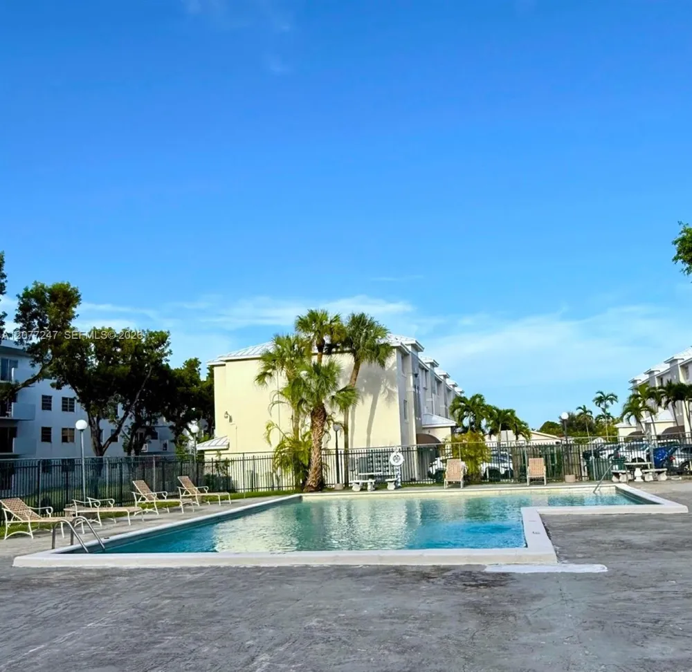 1121 SW 122nd Ave #107-2 Miami, FL 33184
