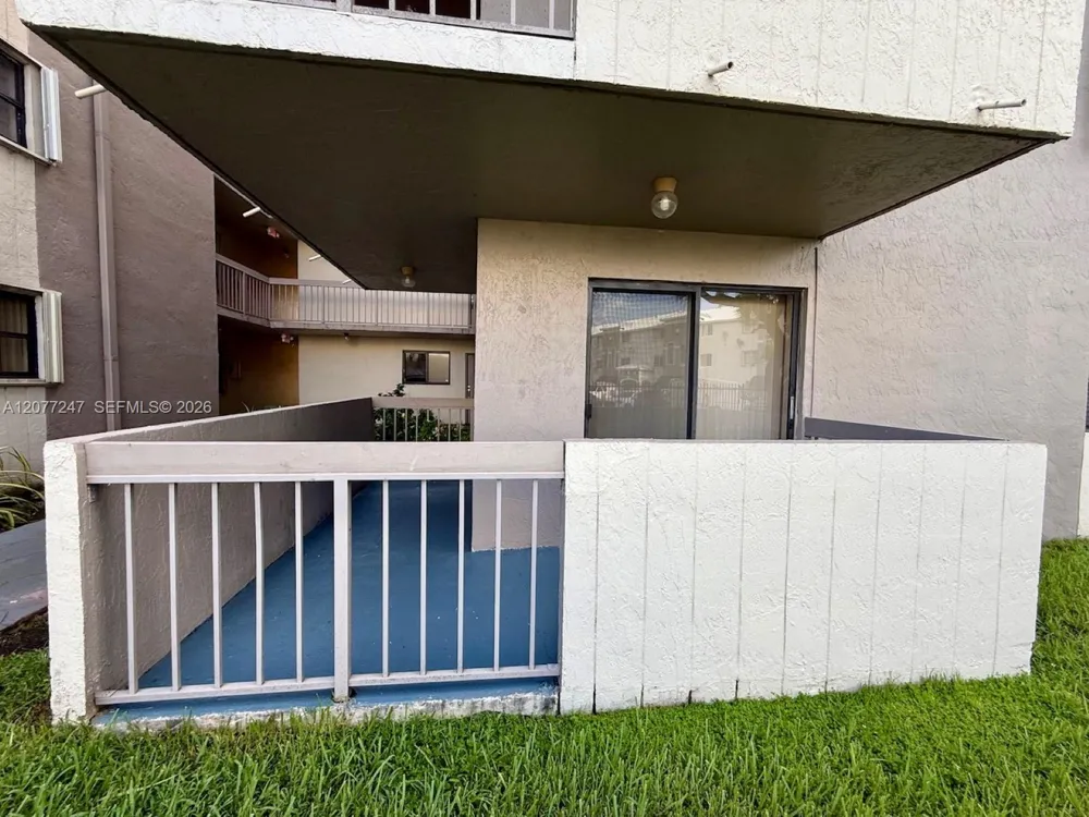 1121 SW 122nd Ave #107-2 Miami, FL 33184