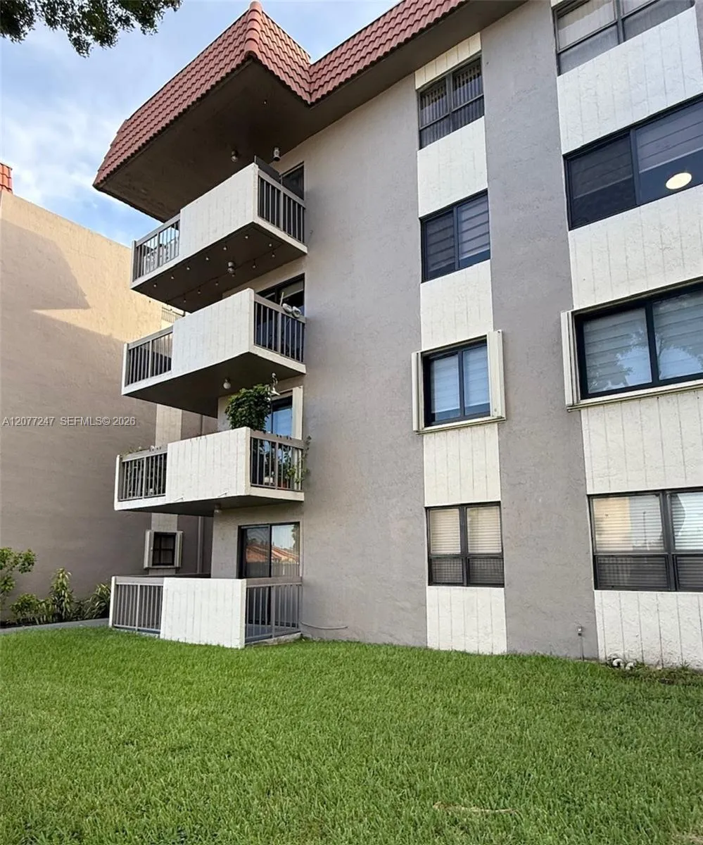 1121 SW 122nd Ave #107-2 Miami, FL 33184