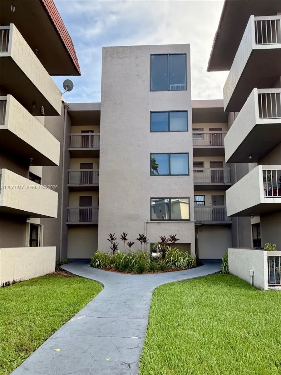 1121 SW 122nd Ave #107-2 Miami, FL 33184
