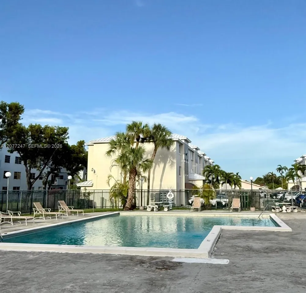 1121 SW 122nd Ave #107-2 Miami, FL 33184