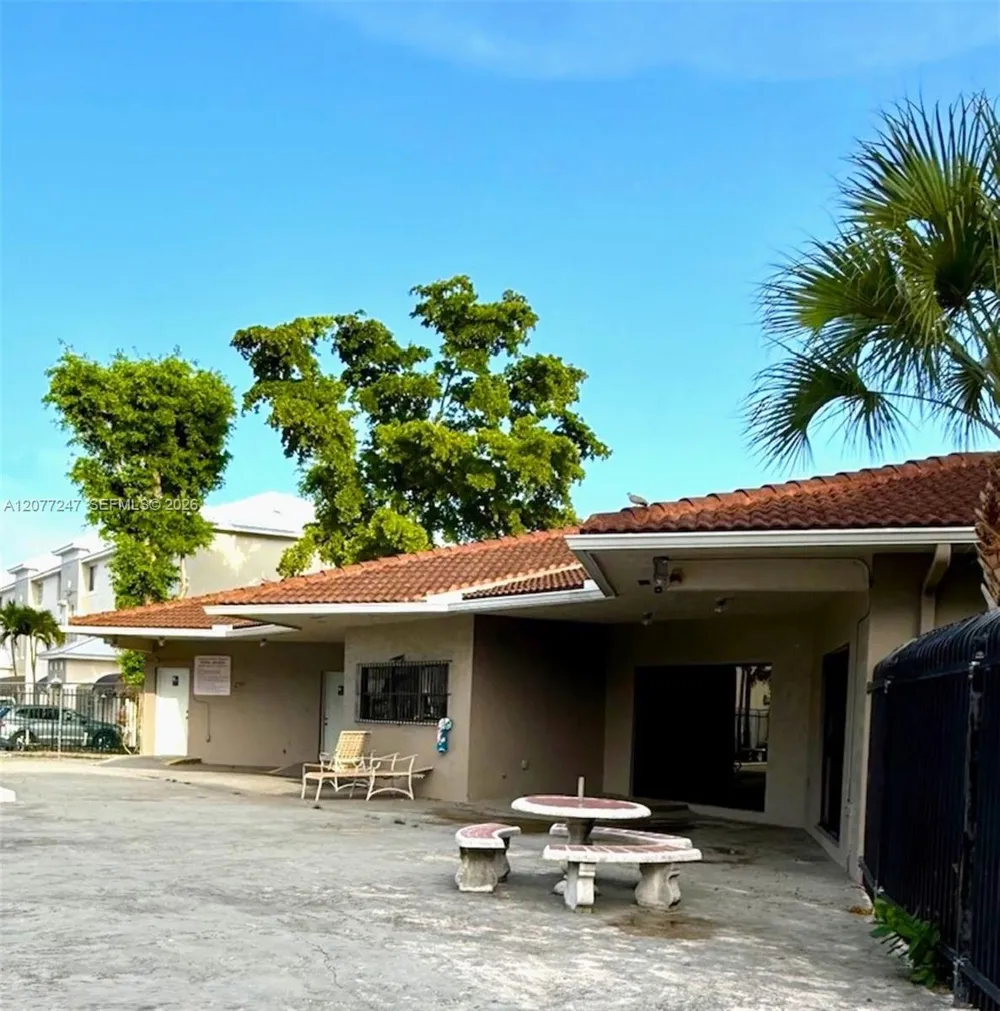 1121 SW 122nd Ave #107-2 Miami, FL 33184