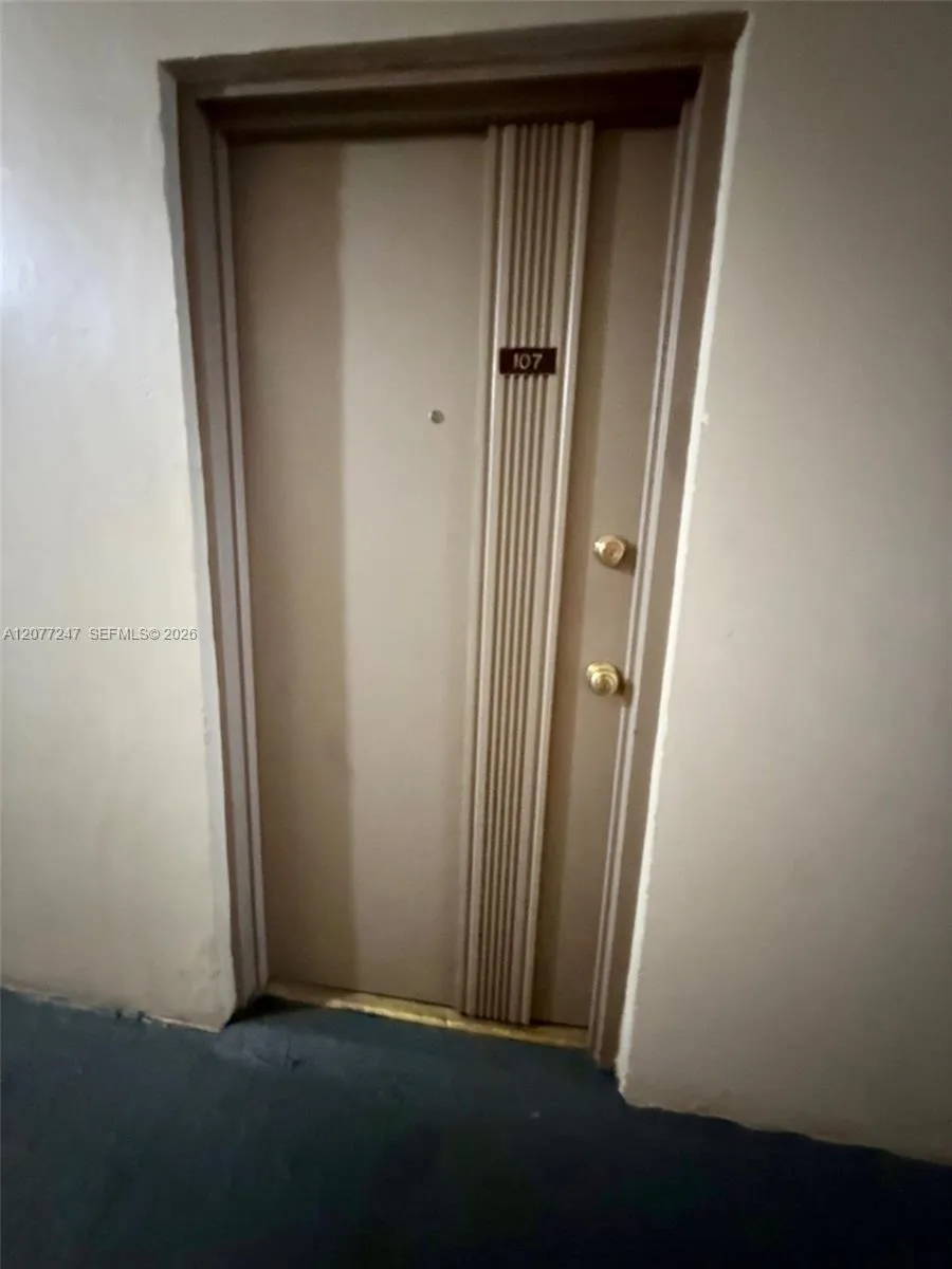 1121 SW 122nd Ave #107-2 Miami, FL 33184