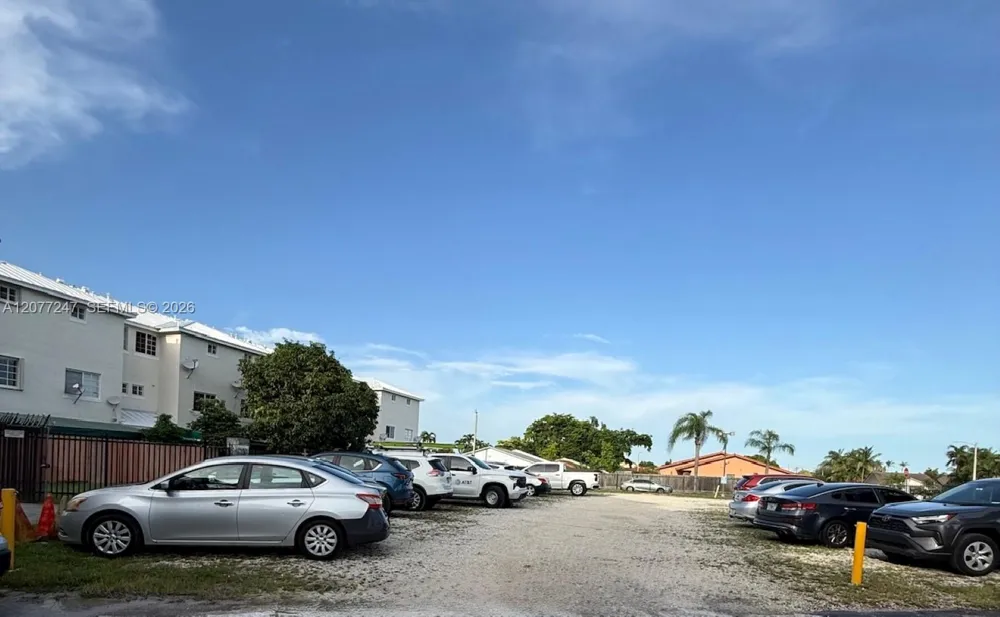 1121 SW 122nd Ave #107-2 Miami, FL 33184